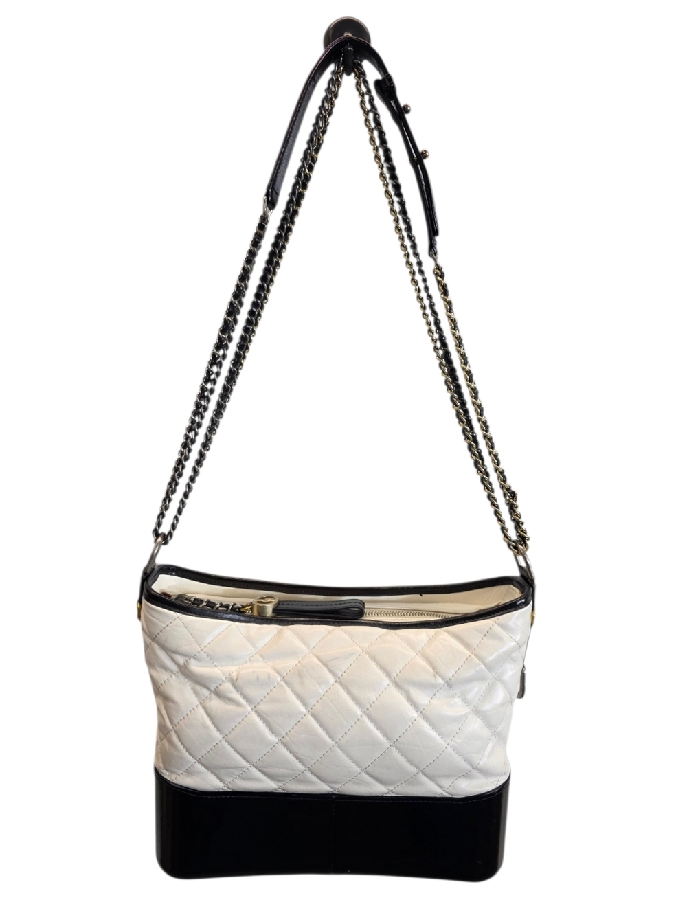 Girdear Quilted leather structured Two-Tone Shoulder Bag in White and Blacky
